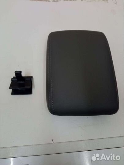 Замок, защёлка подлокотника chevrolet lacetti