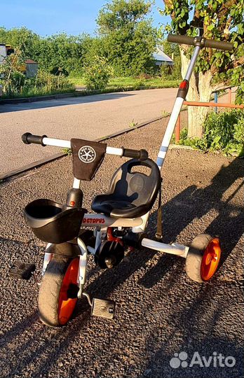 Детский трехколесный велосипед