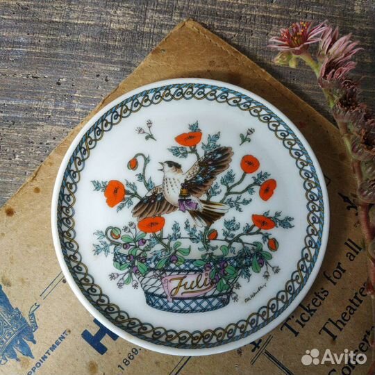 Антиквариат из Европы. Тарелочки 12 месяцев