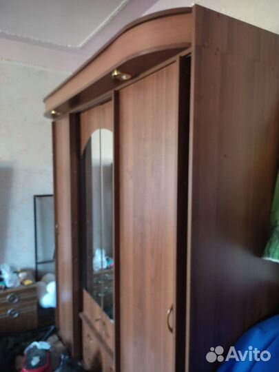 Шкаф купе с зеркалом