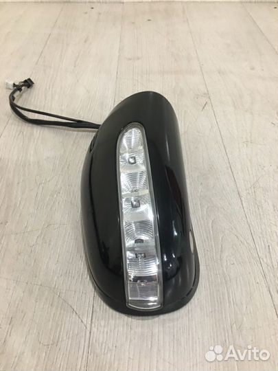 Зеркало заднего вида боковое правое Mercedes Benz