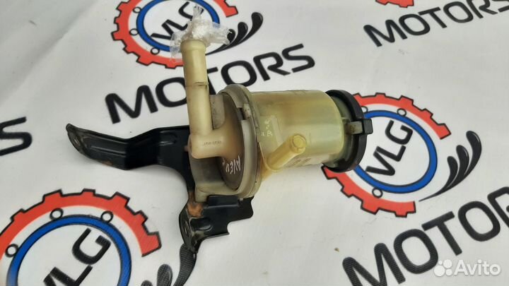 Бачок гур Toyota Avensis AZT250