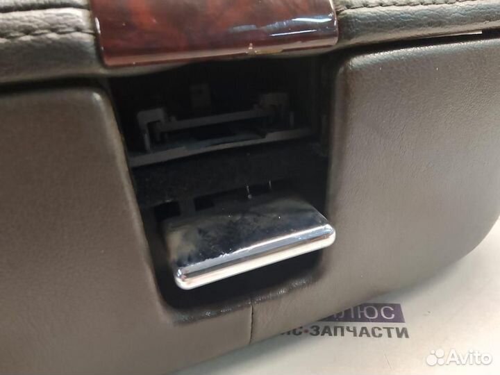 Крышка подлокотника Cadillac Escalade