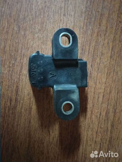 Датчик коленвала Mitsubishi MR560132
