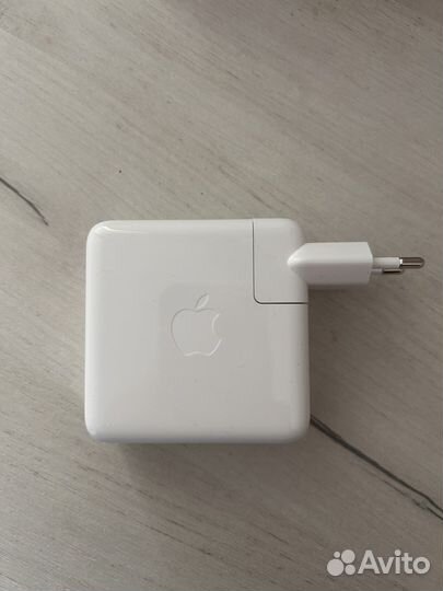 Оригинальнай адаптер для apple macbook 61W