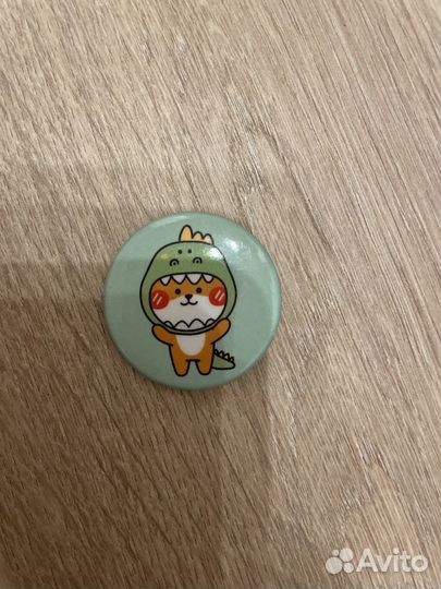 Значки, игрушки