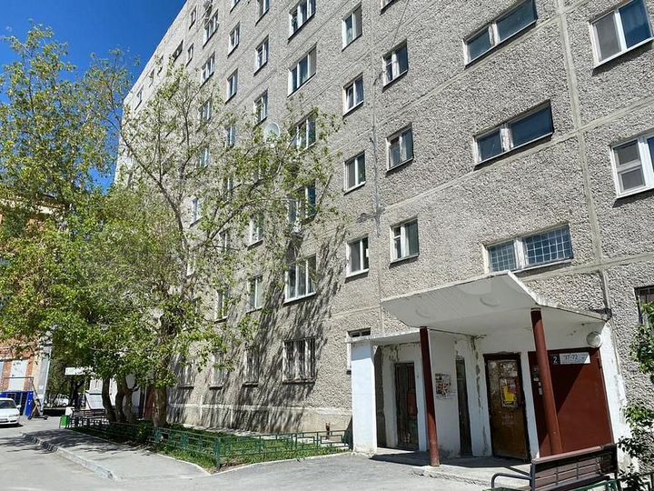 2-к. квартира, 47 м², 1/9 эт.