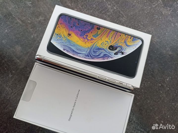 Телефон iPhone XS