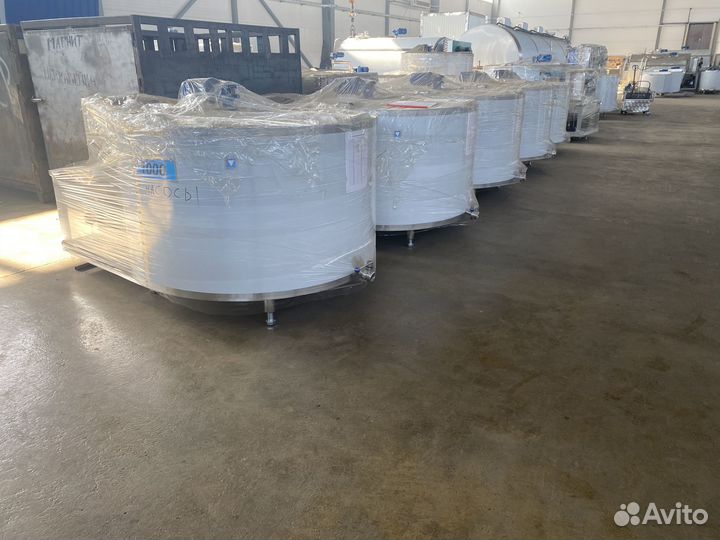 Охладитель молока вертикальный уом 800