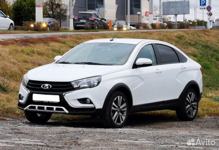 Накладка переднего бампера Лада Веста кросс