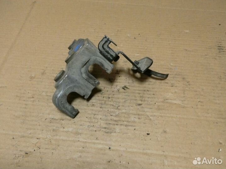 Кронштейн крепления троса кпп Kia Ceed JD 1.6 G4FG