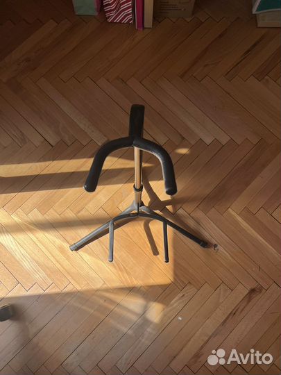 Стойка для гитары