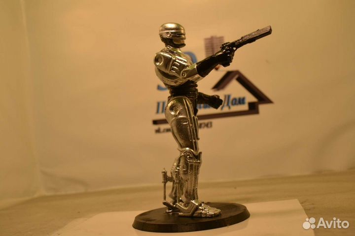 Фигурка классического Робокопа