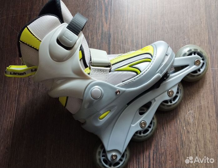 Роликовые коньки детские раздвижные 30-33 Larsen