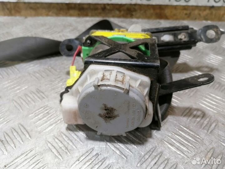 Ремень безопасности передний правый Toyota Corolla