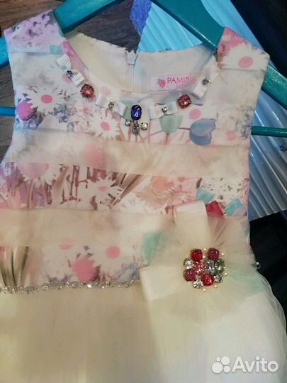 Нарядное платье на девочку