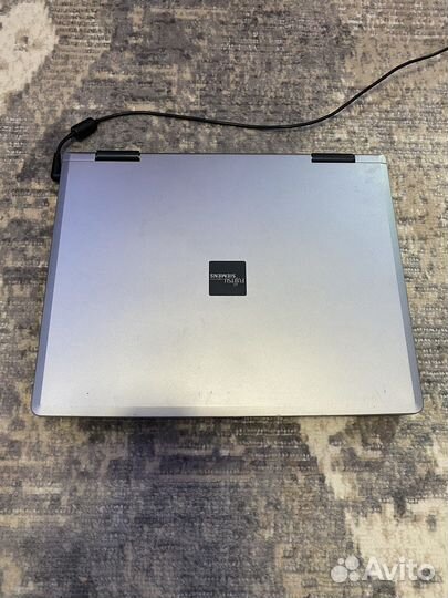 Fujitsu Siemens Amilo Pro v8010