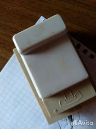 Вилка для домашнего телефона.К ней есть розетка