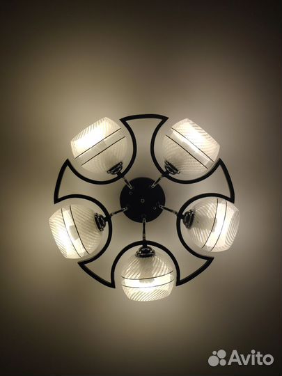 Светильник потолочный подвесной