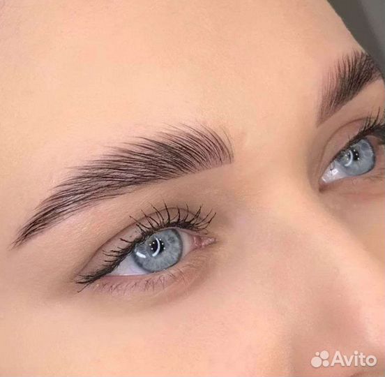 Модель на ламинирование ресниц/бровей маникюр