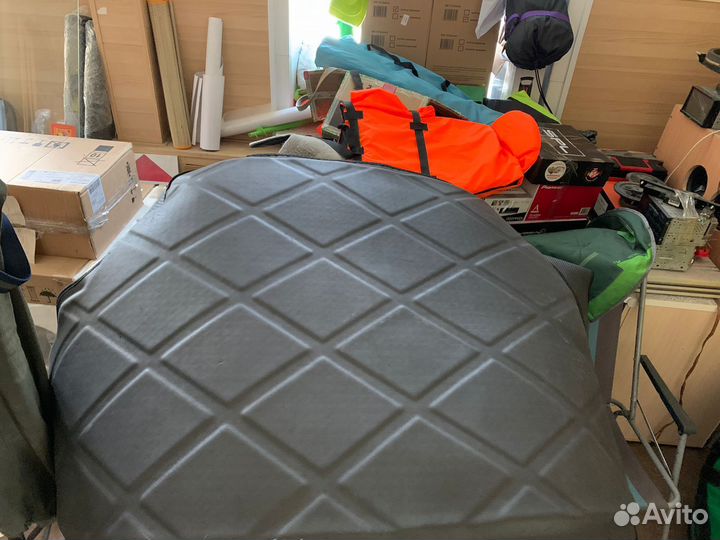 Продам коврик в багажник тойота windom