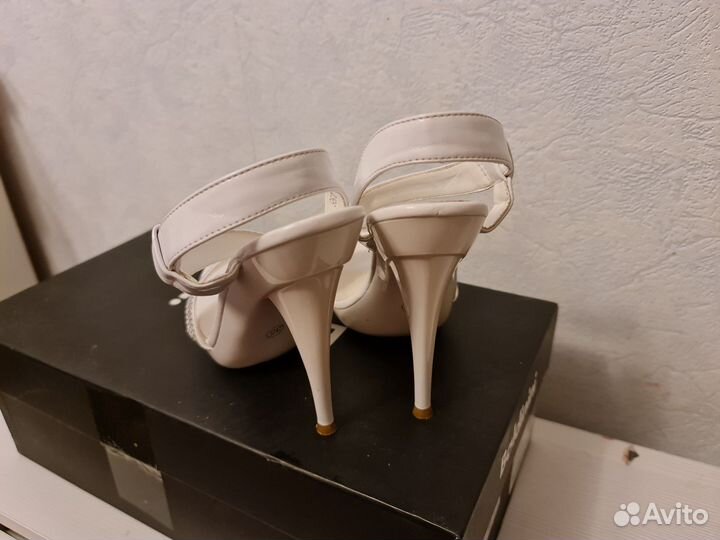 Босоножки женские 35 размер