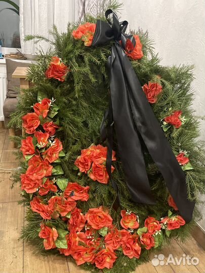 Траурный похоронный ритуальный венок