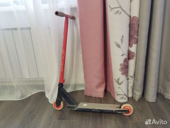 Трюковой самокат xaos