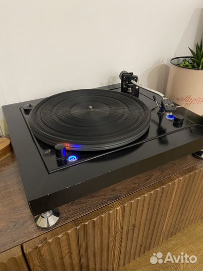 Виниловый проигрыватель