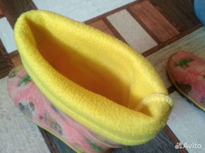 Резиновые сапожки для девочки