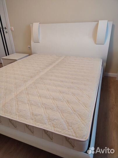 Кровать двухспальная 160 200 деревянная бу