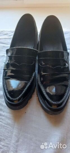 Лаковая обувь