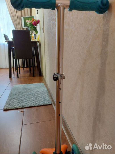 Самокат детский со светящимися колесами