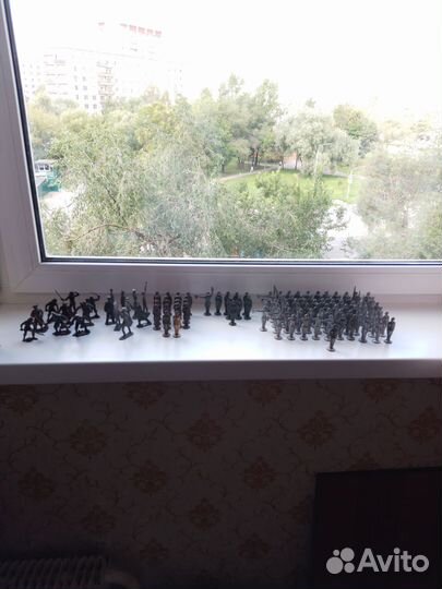 Игрушки СССР солдатики и машинки