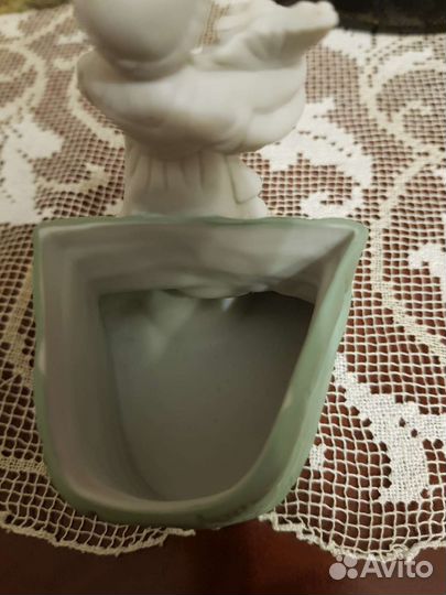 Бисквитный фарфор карандашница