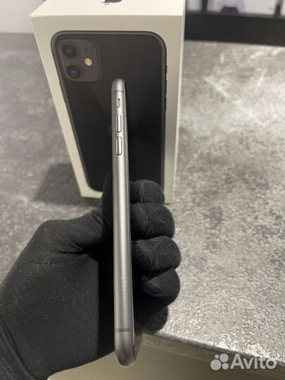 iPhone 11, 64 ГБ