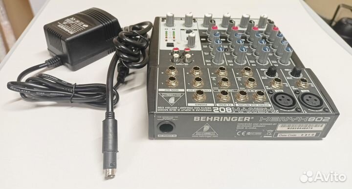 Микшерный пульт Behringer xenyx 802