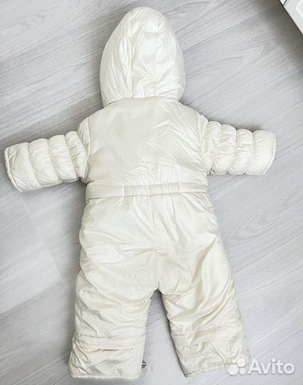 Продам зимний комбинезон на девочку как новый