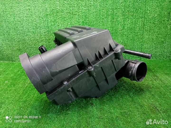 Корпус воздушного фильтра Volkswagen Passat (B6)