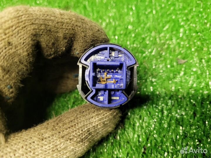 Кнопка запуска двигателя Nissan Teana