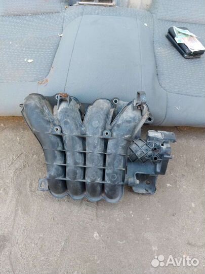 Коллектор впускной. Mitsubishi Colt Z30