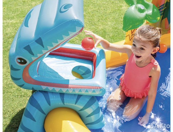 Надувной бассейн, игровой центр