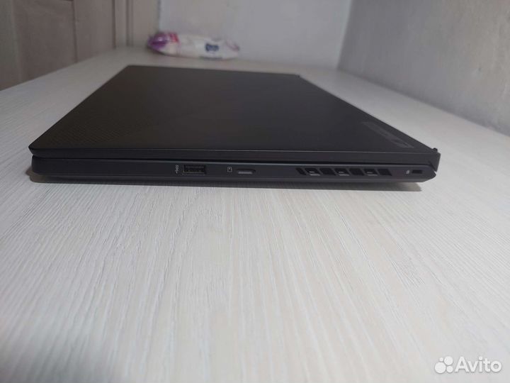 Asus ROG zephyrus m16