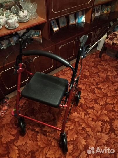 Ходунки для взрослых с колесами