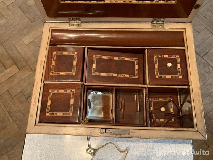 Шкатулка старинная деревянная