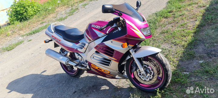 Suzuki RF900R