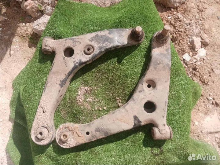 Рычаг подвески передний Mitsubishi Lancer 9