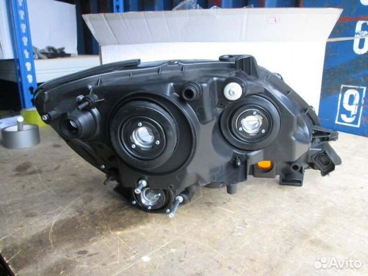 Фара левая Toyota Harrier ACU15