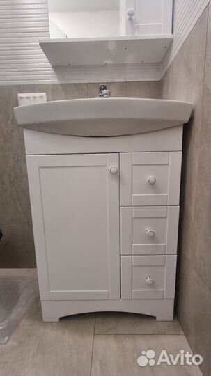 Тумба для ванной, раковина, зеркало