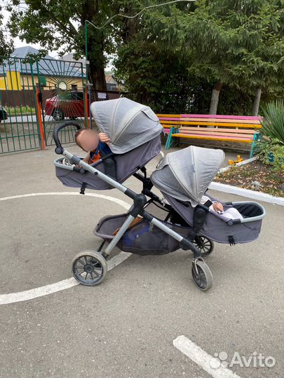 Коляска для двойни
